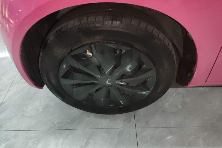 Used ORA White Cat 2020 360 km Luxury Version Left Front Wheel Hub
