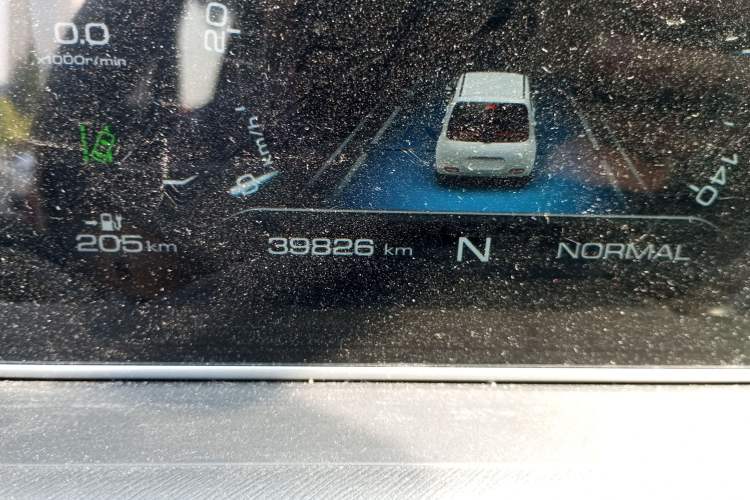 Used ORA White Cat 2020 401 km Flagship Version Odometer Close Up