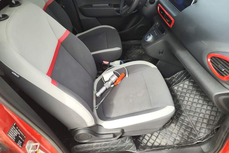 Used ORA White Cat 2020 305 km Luxury Version Right Front Seat