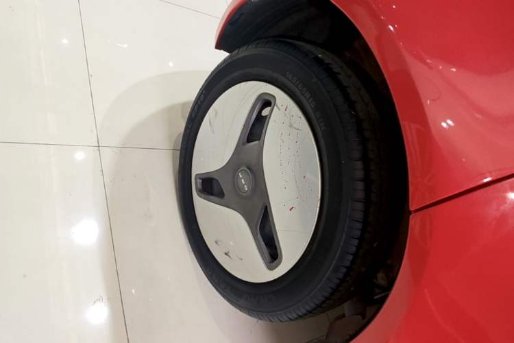 Used ORA White Cat 2020 360 km Luxury Version Right Rear Wheel Hub