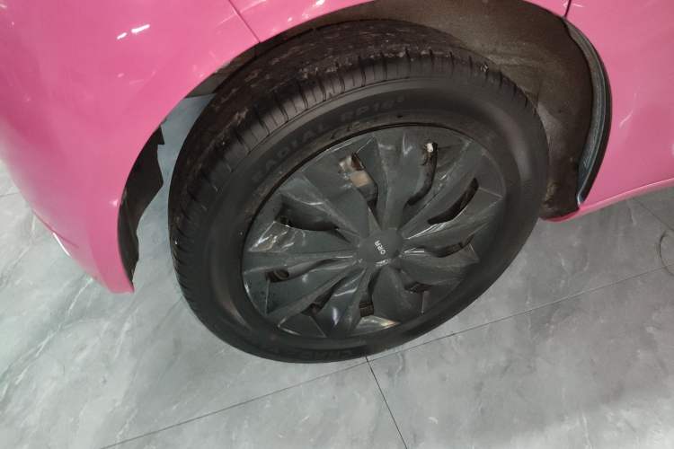 Used ORA White Cat 2020 360 km Luxury Version Right Rear Wheel Hub