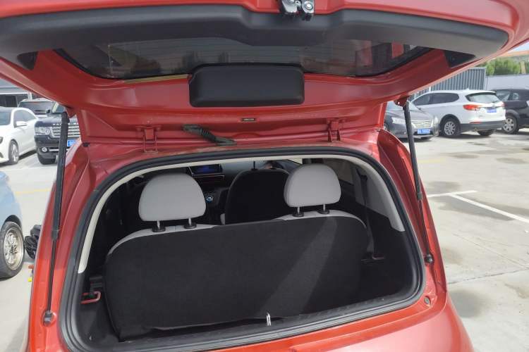 Used ORA White Cat 2020 305 km Luxury Version Trunk