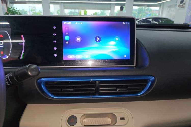 Used ORA White Cat 2020 305 km Luxury Version Audio And AC Panel