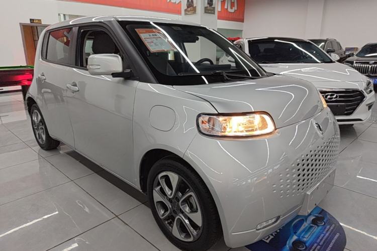 Used ORA White Cat 2020 305 km Luxury Version Front Right 45 Deg