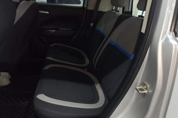 Used ORA White Cat 2020 305 km Luxury Version Left Rear Seat