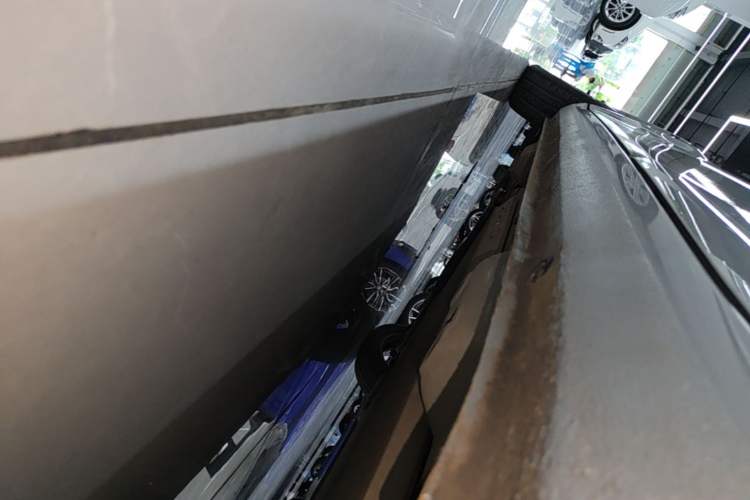 Used ORA White Cat 2020 305 km Luxury Version Left Side Sill