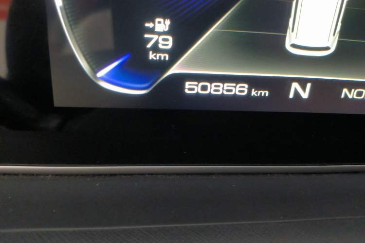 Used ORA White Cat 2020 305 km Luxury Version Odometer Close Up