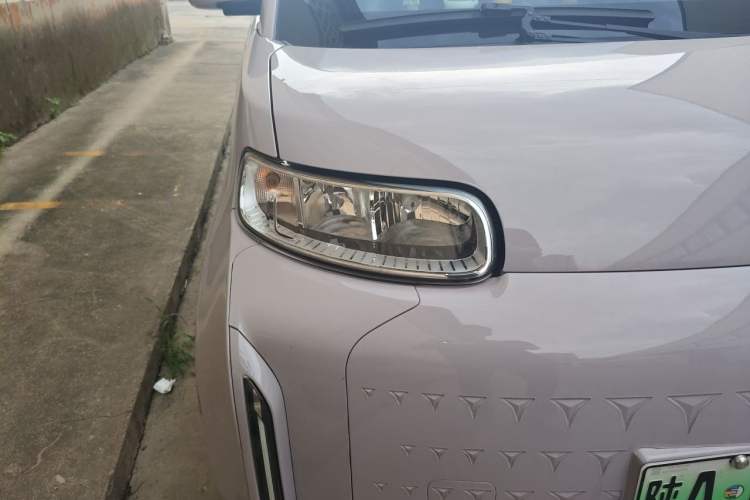 Used ORA White Cat 2020 360 km Luxury Version Right Front Headlight