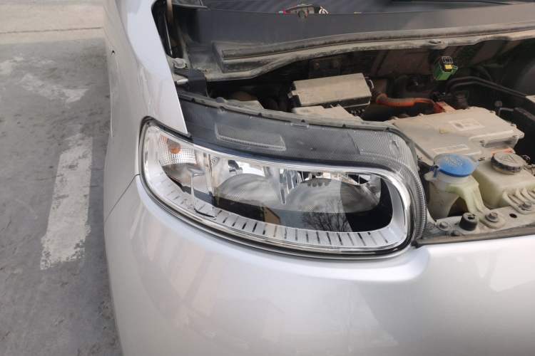 Used ORA White Cat 2020 360 km Luxury Version Right Front Headlight