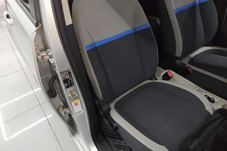Used ORA White Cat 2020 305 km Luxury Version Right Front Seat