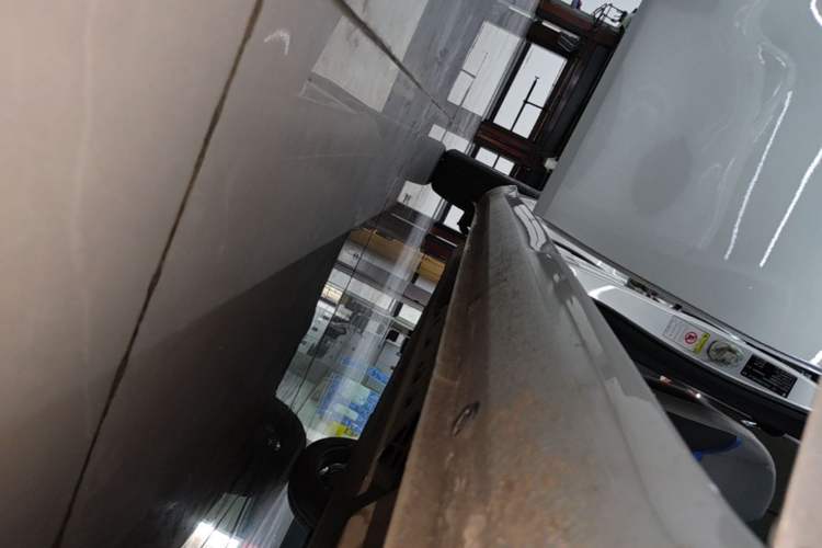 Used ORA White Cat 2020 305 km Luxury Version Right Side Sill
