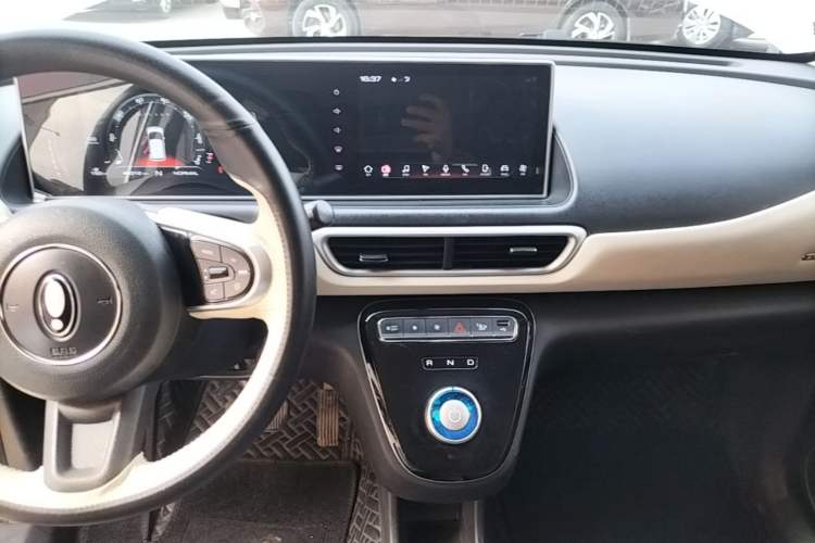 Used ORA White Cat 2020 305 km Luxury Version Audio And AC Panel