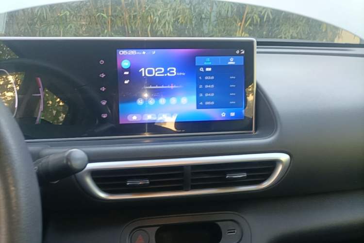 Used ORA White Cat 2020 360 km Luxury Version Audio And AC Panel
