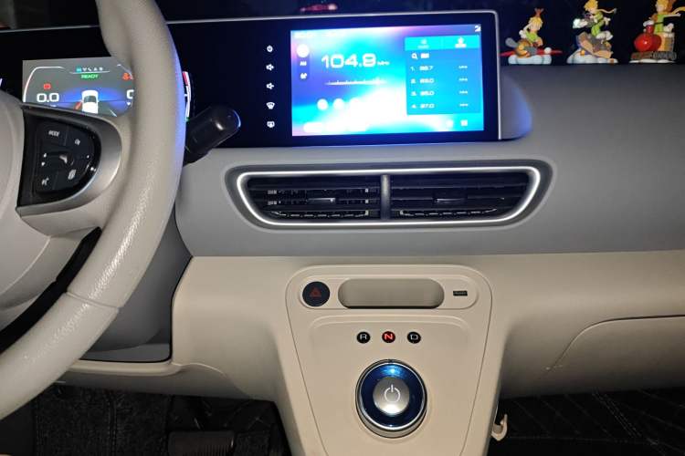 Used ORA White Cat 2020 305 km Luxury Version Audio And AC Panel