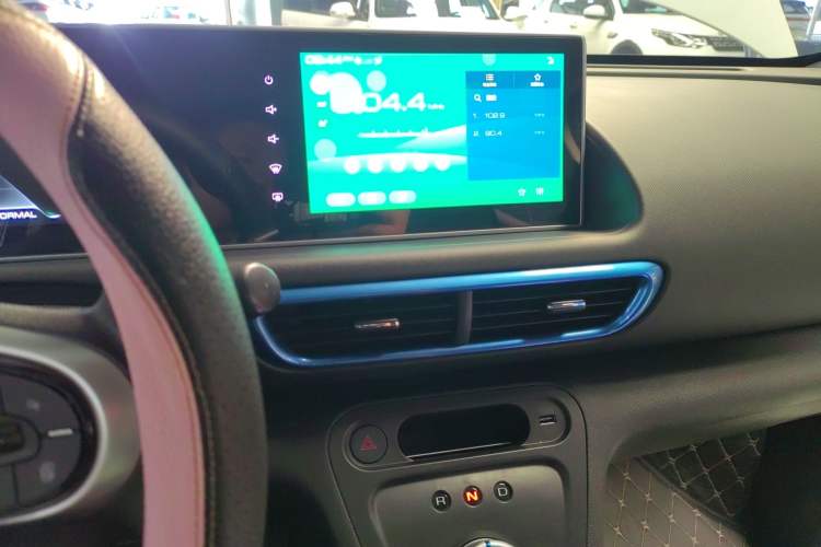 Used ORA White Cat 2020 305 km Luxury Version Audio And AC Panel