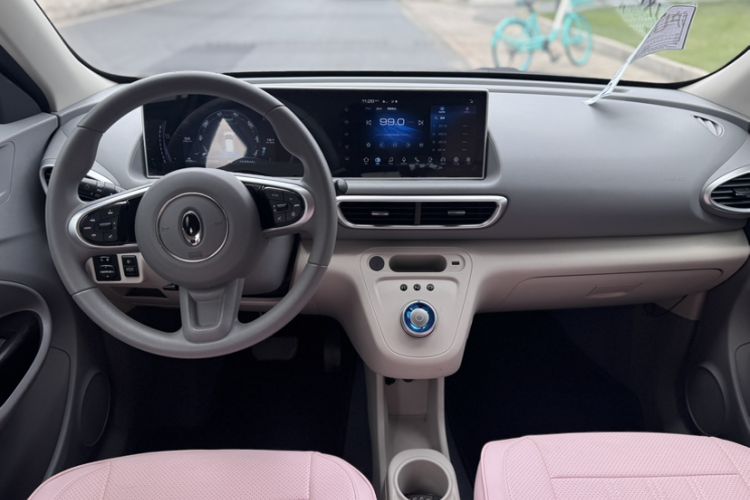 Used ORA White Cat 2020 360 km Luxury Version Audio And AC Panel