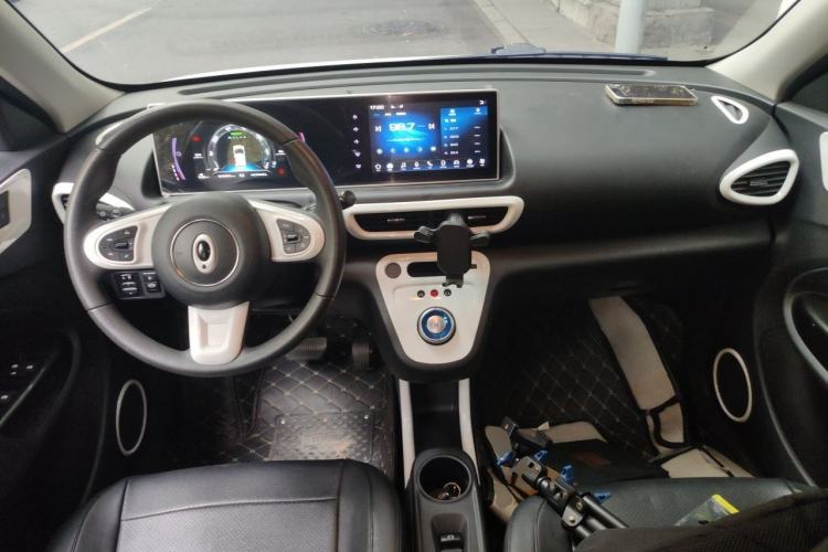 Used ORA White Cat 2020 305 km Luxury Version Center Console