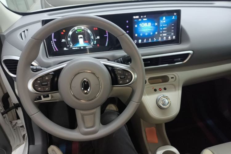 Used ORA White Cat 2020 305 km Luxury Version Center Console