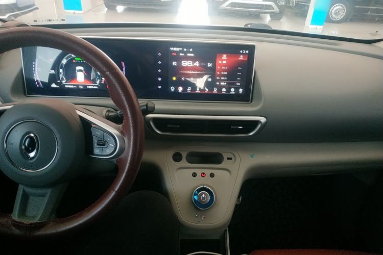 Used ORA White Cat 2020 305 km Luxury Version Center Console