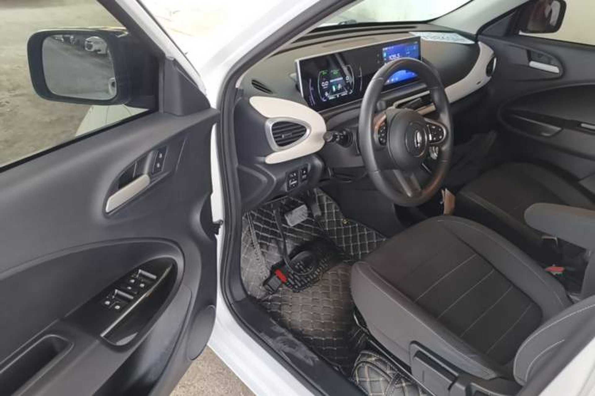Used ORA White Cat 2020 305 km Luxury Version Driver Seat