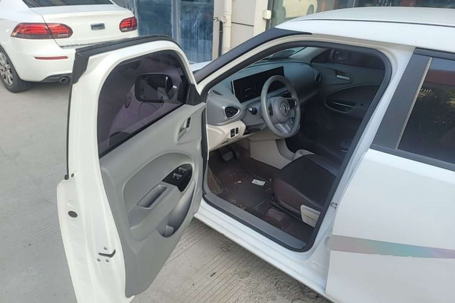Used ORA White Cat 2020 305 km Luxury Version Driver Seat