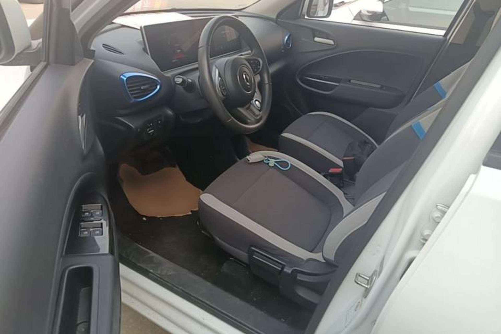 Used ORA White Cat 2020 305 km Luxury Version Driver Seat