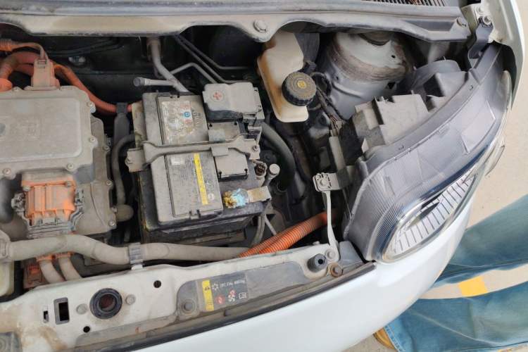 Used ORA White Cat 2020 305 km Luxury Version Engine Bay Left