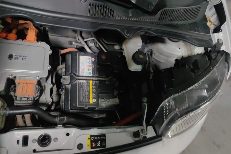 Used ORA White Cat 2020 305 km Luxury Version Engine Bay Left