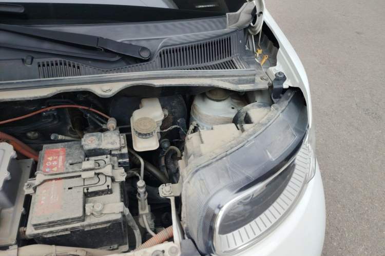 Used ORA White Cat 2020 305 km Luxury Version Engine Bay Left