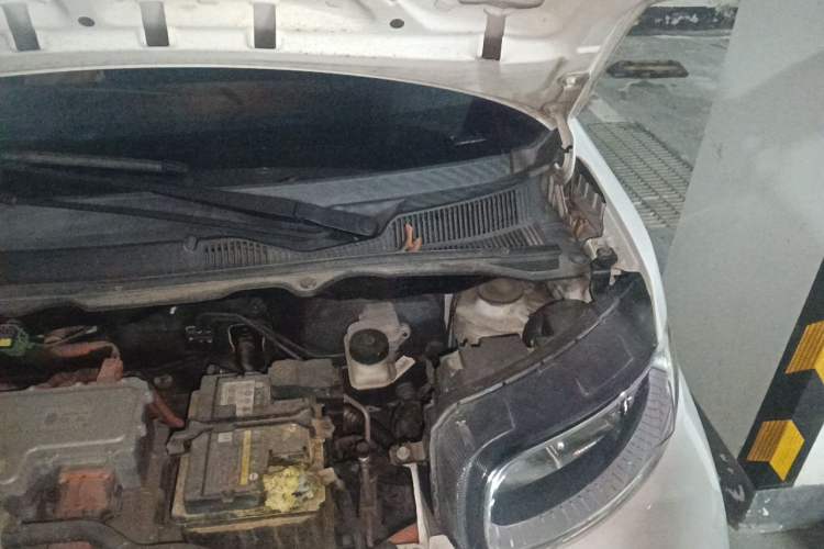Used ORA White Cat 2020 305 km Luxury Version Engine Bay Left