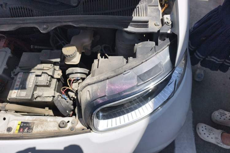 Used ORA White Cat 2020 305 km Luxury Version Engine Bay Left
