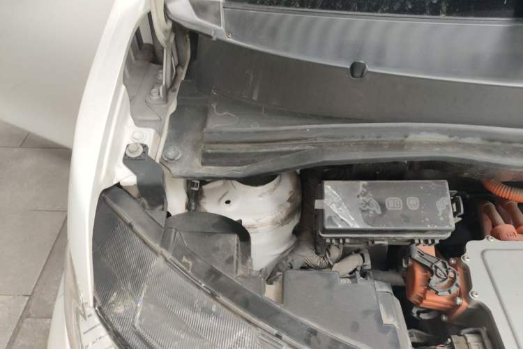 Used ORA White Cat 2020 305 km Luxury Version Engine Bay Right
