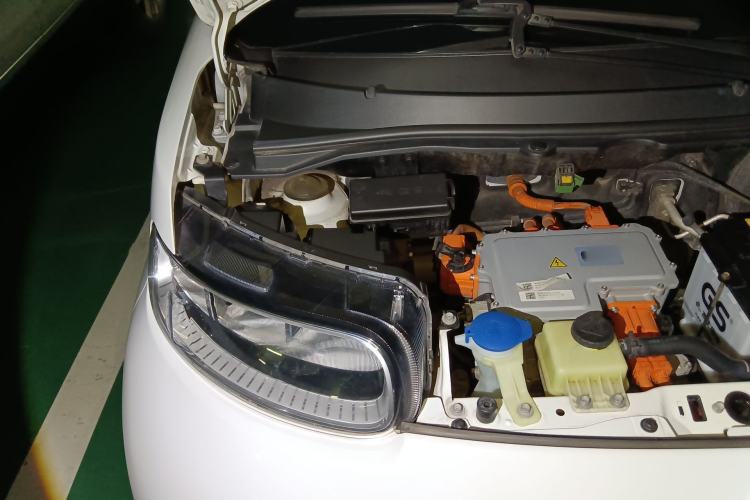Used ORA White Cat 2020 305 km Luxury Version Engine Bay Right