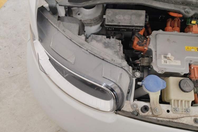 Used ORA White Cat 2020 305 km Luxury Version Engine Bay Right