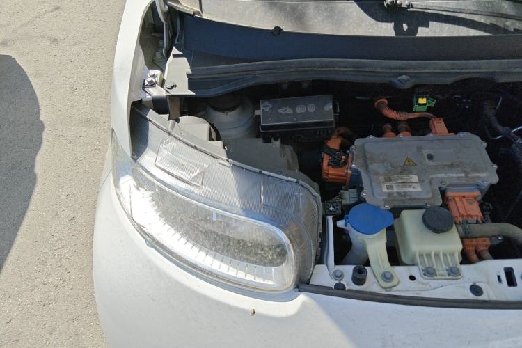 Used ORA White Cat 2020 305 km Luxury Version Engine Bay Right