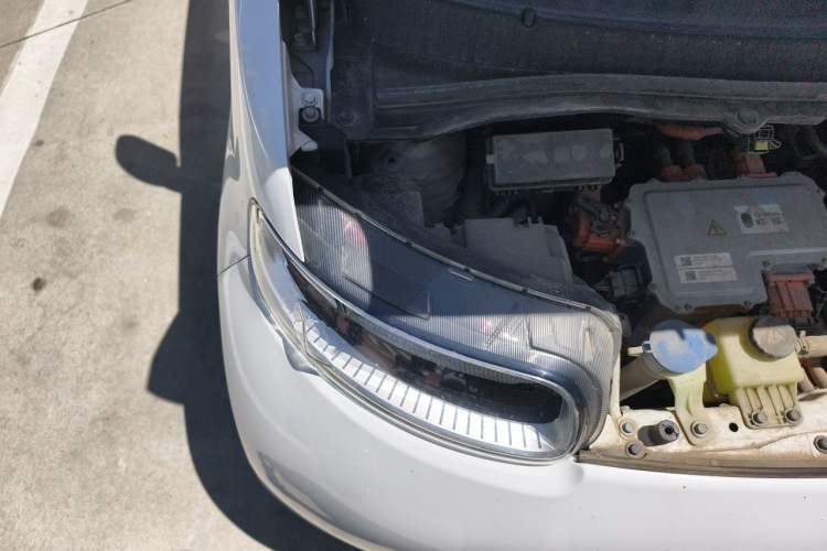 Used ORA White Cat 2020 305 km Luxury Version Engine Bay Right