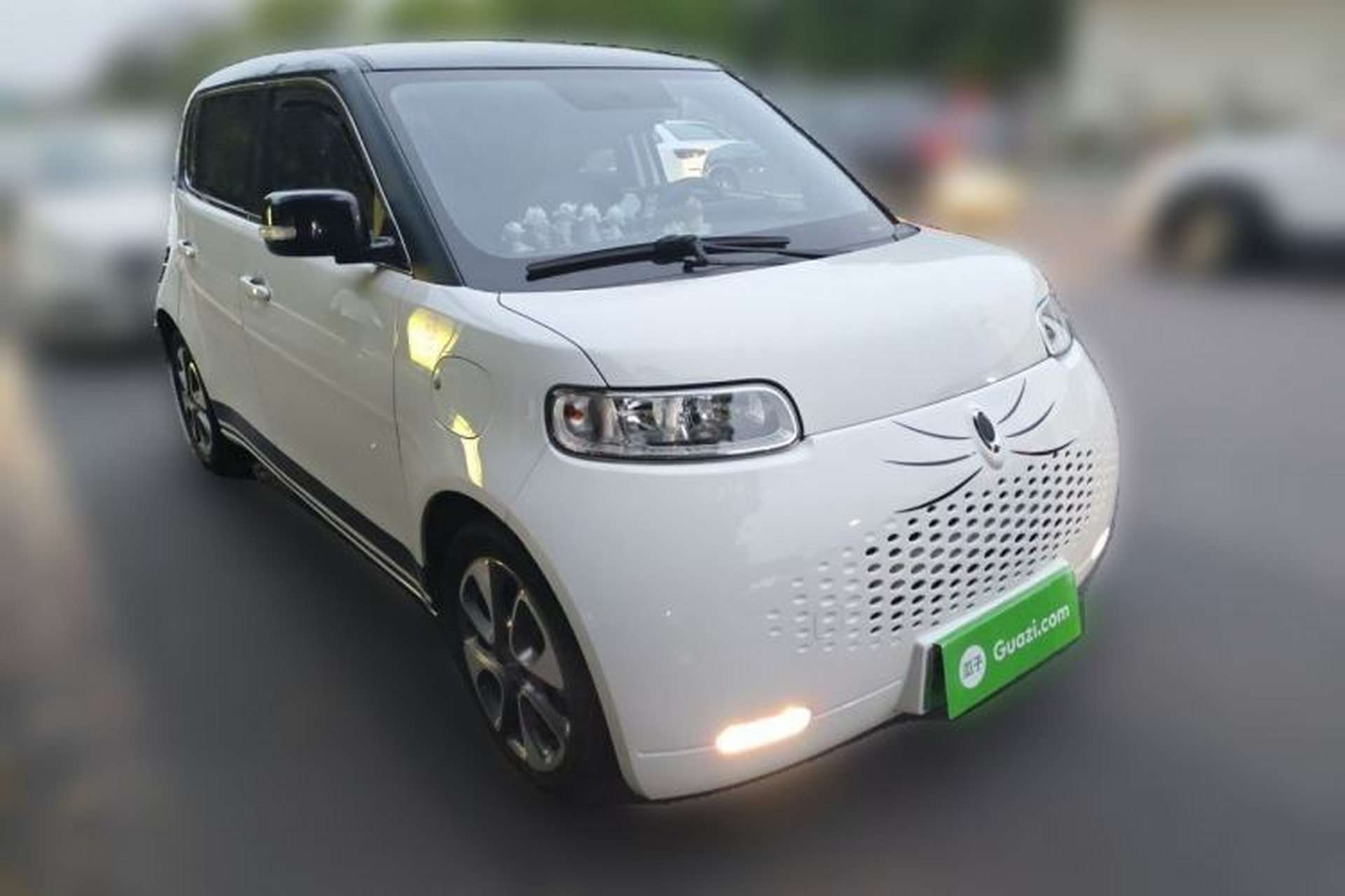 Used ORA White Cat 2020 305 km Luxury Version Front Right 45 Deg