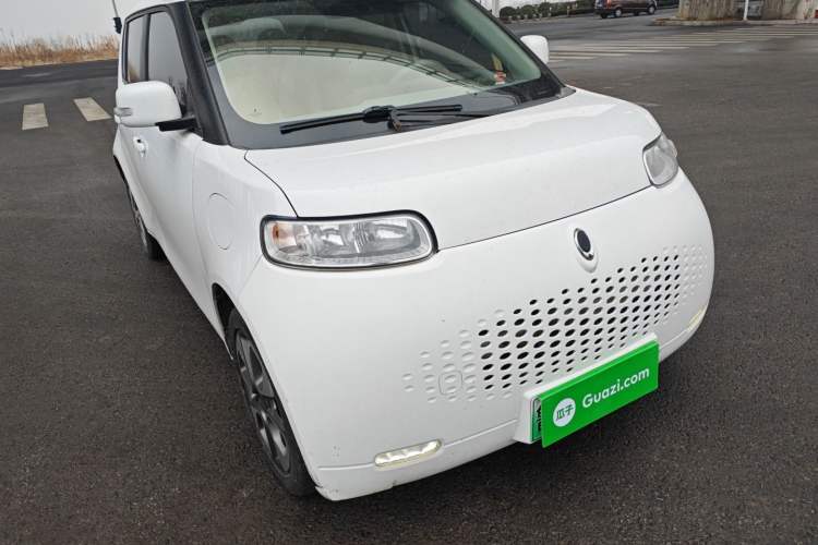 Used ORA White Cat 2020 305 km Luxury Version Front Right 45 Deg