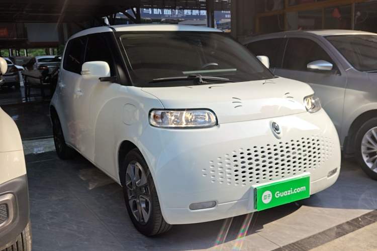 Used ORA White Cat 2020 305 km Luxury Version Front Right 45 Deg