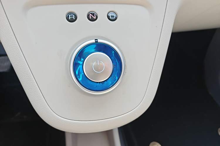 Used ORA White Cat 2020 305 km Luxury Version Gear Lever