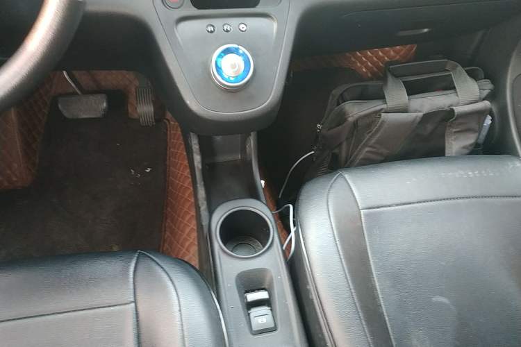 Used ORA White Cat 2020 305 km Luxury Version Gear Lever