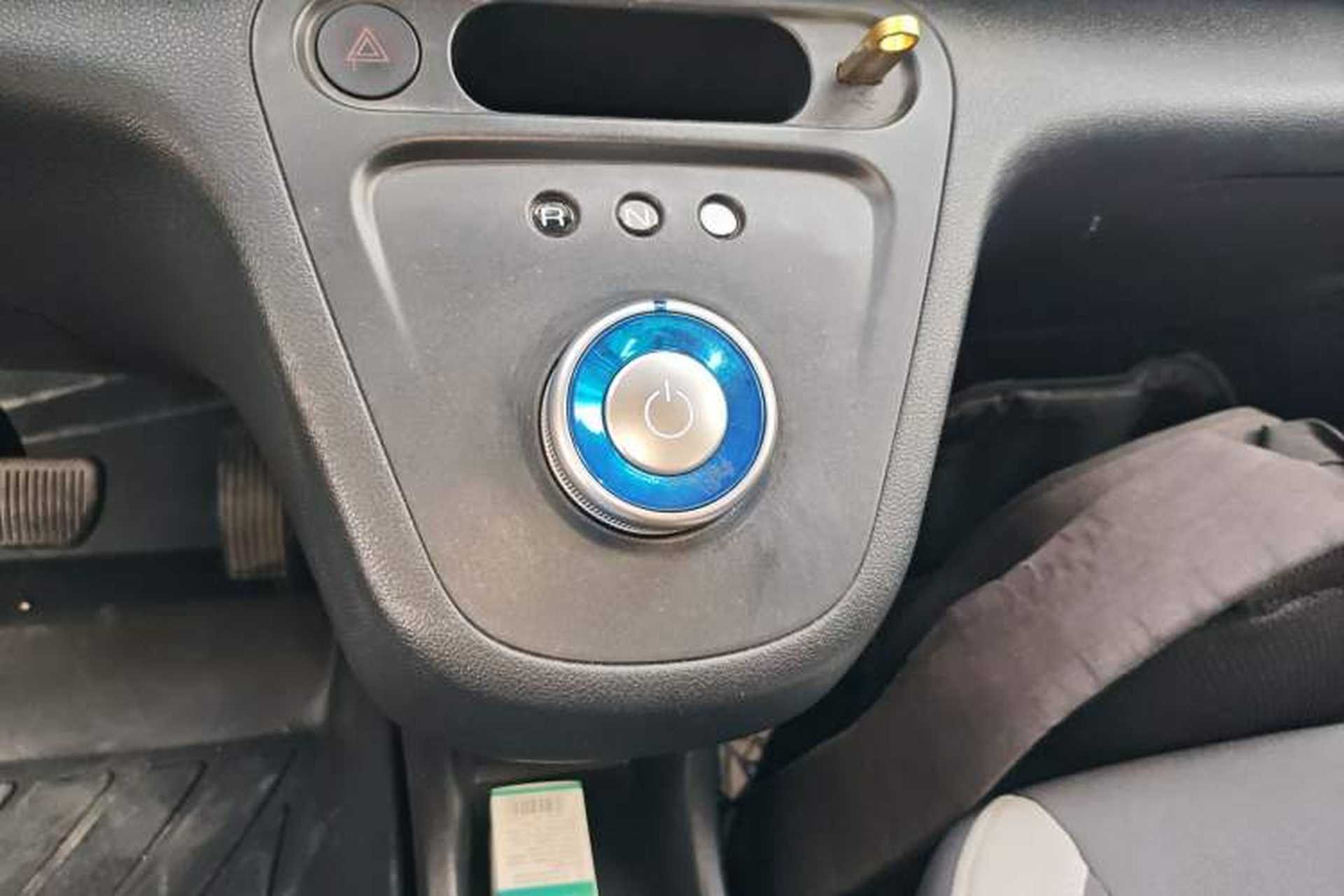 Used ORA White Cat 2020 360 km Luxury Version Gear Lever