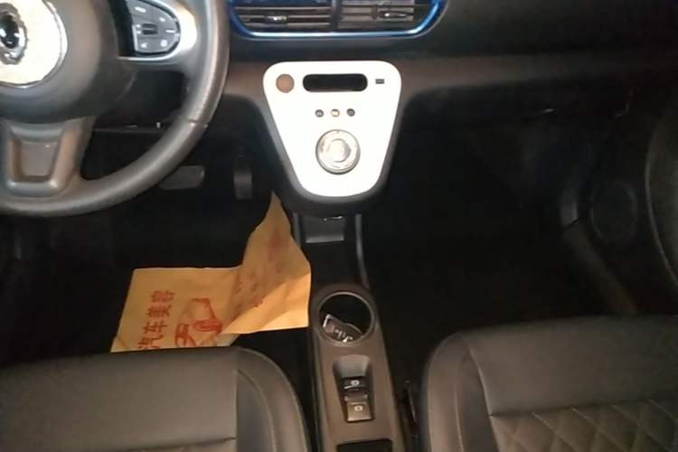 Used ORA White Cat 2020 401 km Long-Range Version Gear Lever