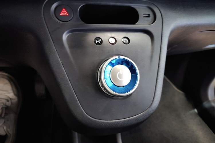 Used ORA White Cat 2020 305 km Luxury Version Gear Lever