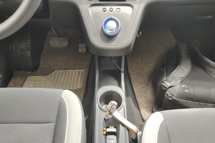 Used ORA White Cat 2020 305 km Luxury Version Gear Lever