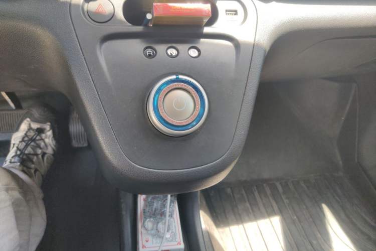 Used ORA White Cat 2020 360 km Luxury Version Gear Lever