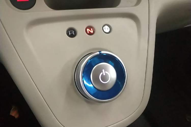 Used ORA White Cat 2020 305 km Luxury Version Gear Lever