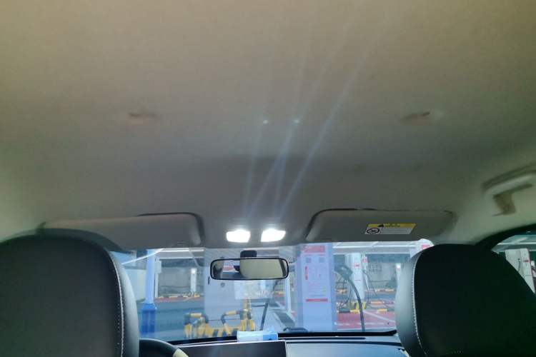 Used ORA White Cat 2020 305 km Luxury Version Headliner