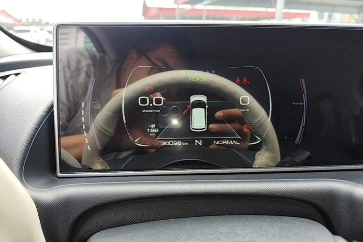 Used ORA White Cat 2020 305 km Luxury Version Instrument Cluster