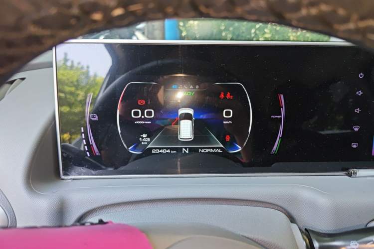 Used ORA White Cat 2020 305 km Luxury Version Instrument Cluster